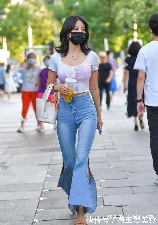 女生 穿搭要懂“套路”,选择百搭牛仔裤,让造型的时尚感一直在线