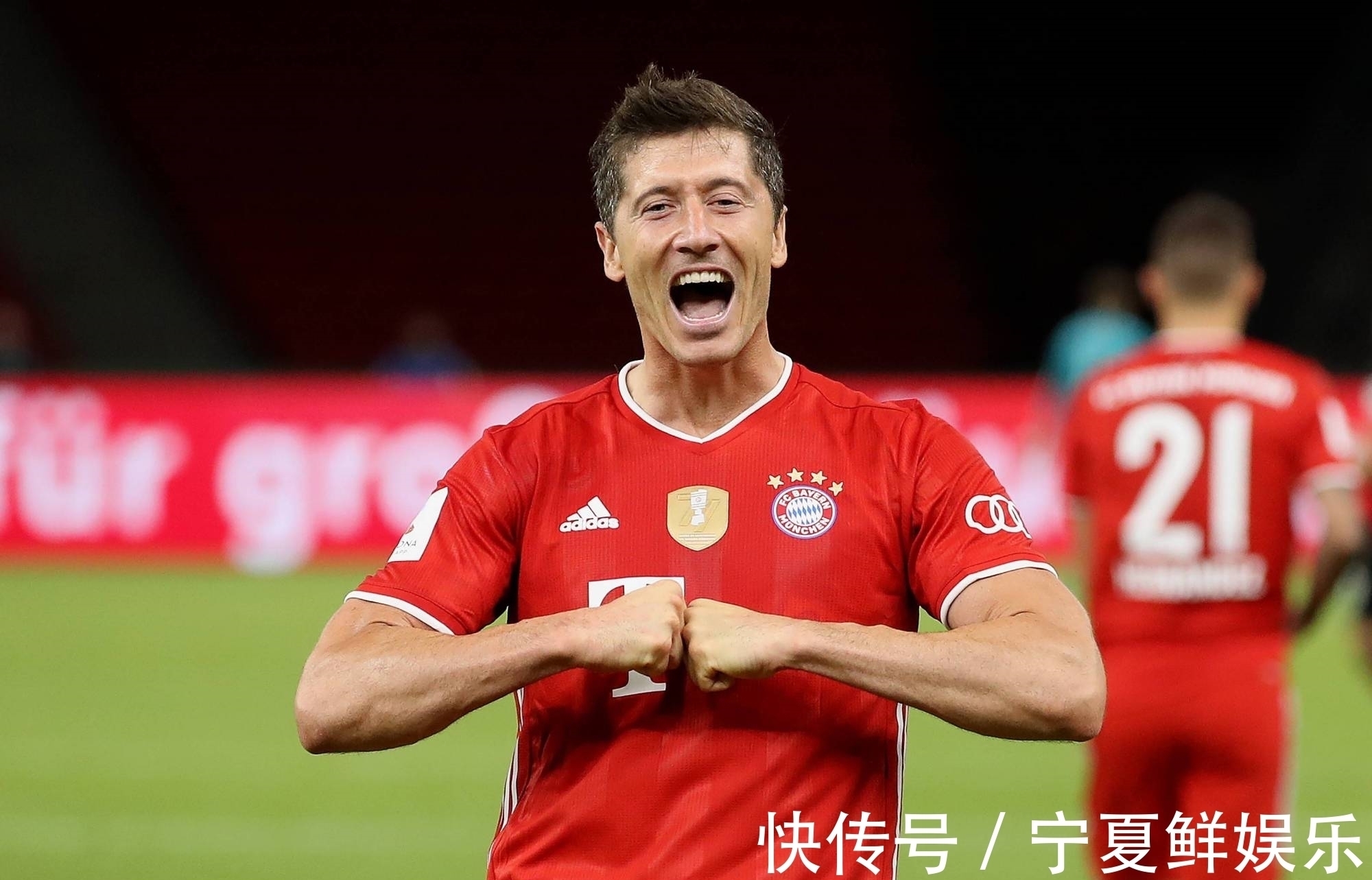 梅西|莱万与梅西矛盾公开化,暗讽梅西是不真诚的人,本尊亲自公开回应