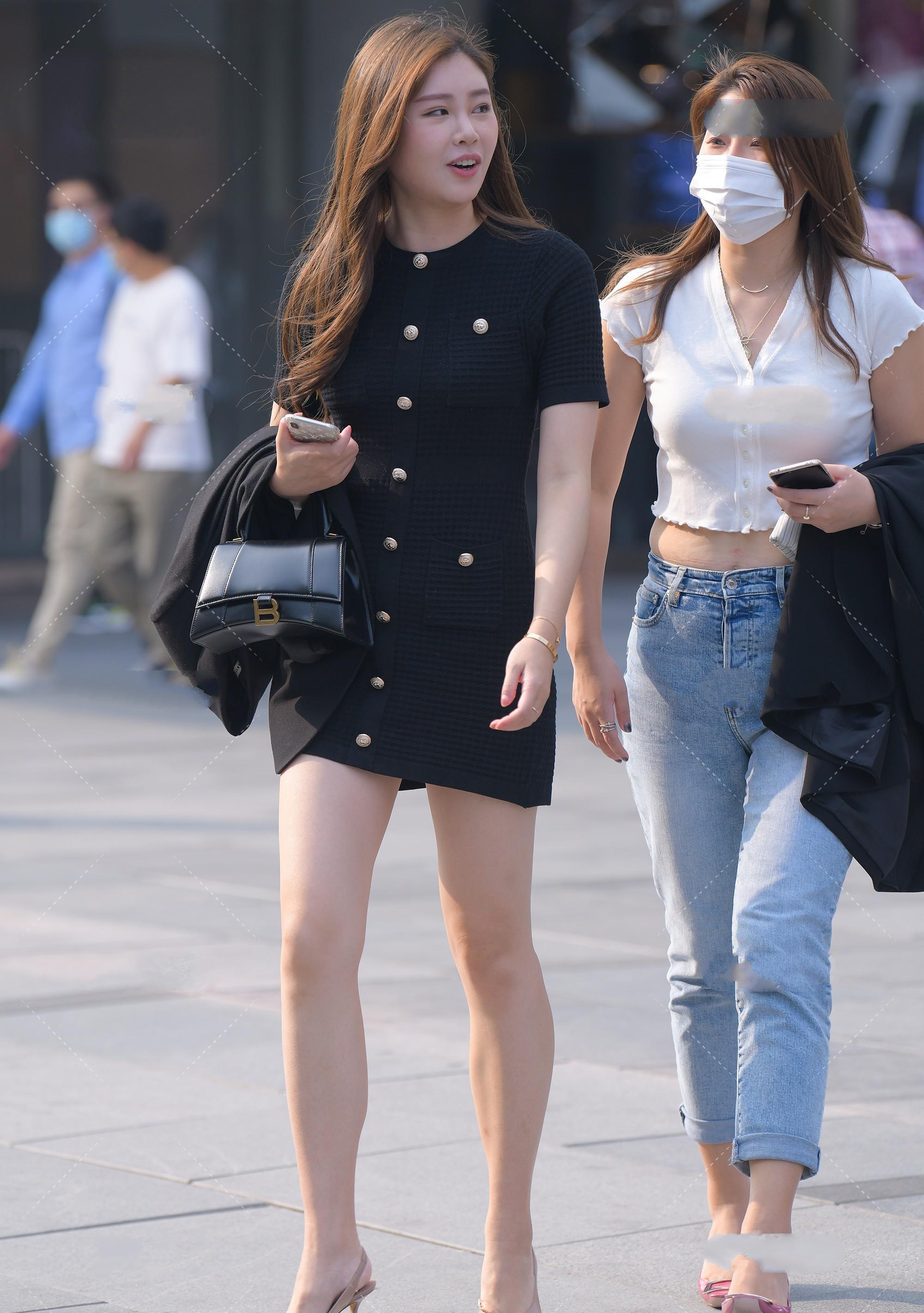 连衣裙|黑色小香风连衣裙，加上排扣设计，穿起来淑女感十足
