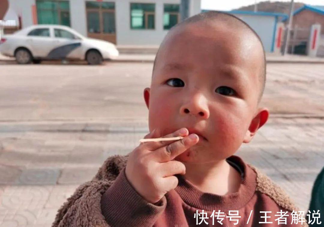 回到老家|逗孩子本没错,但这些“低级”的逗娃行为容易伤害孩子,该停止了