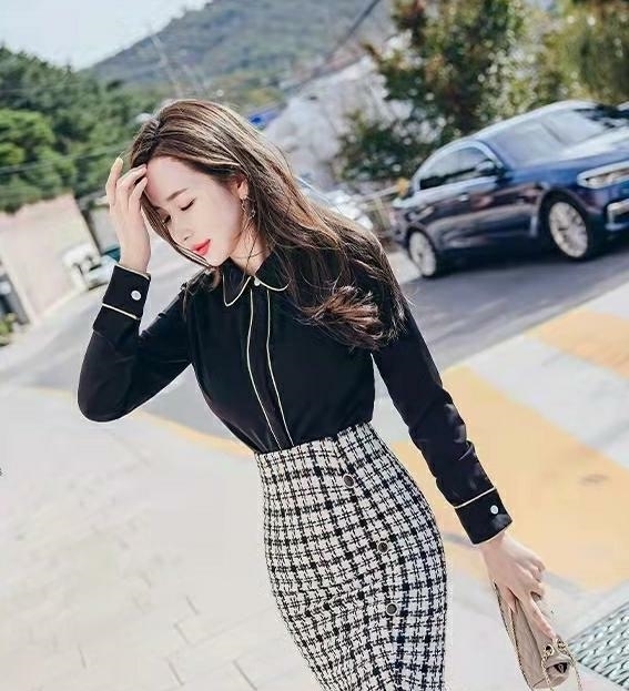 气质 秋冬气质穿搭轻熟风套装,长袖上衣搭配半身鱼尾包臀裙