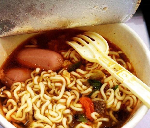 泡面|聪明的女性,早餐从不吃3种“高热量”食物!你却当成“掌心宝”
