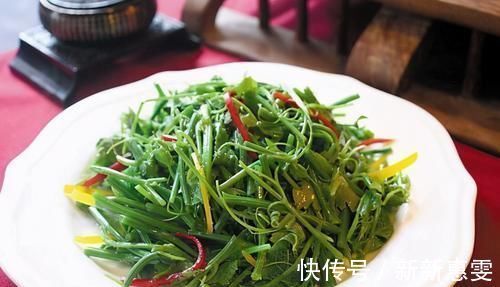 年轻|女性过了45岁,多吃3种碱性食物,帮你补足雌激素,年轻不显老!