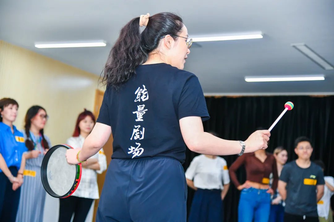 工坊|被骂的顶流，为什么都要感谢她？