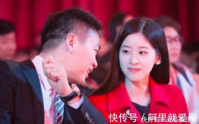 刘强东|比刘强东只大5岁的丈母娘长啥样当看到全家福后,网友我自闭了