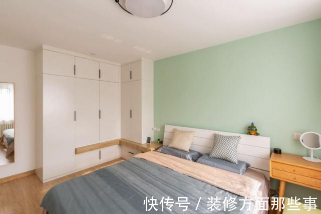 收纳|90平现代简约三居室，门口玄关设计温馨实用