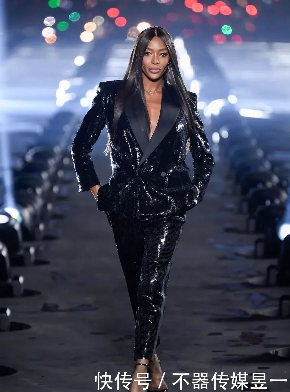 超模黑珍珠拍摄YSL全球大片，表现力太棒了