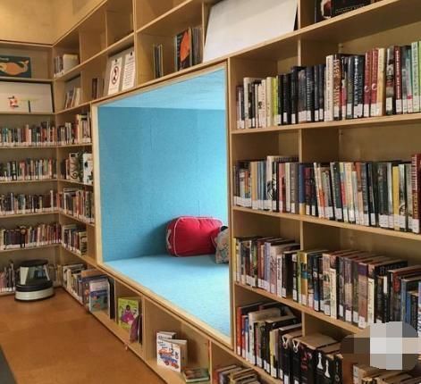 衣帽间|床四周留空30公分,别说书房连衣帽间都有了,小户型装修教科书!