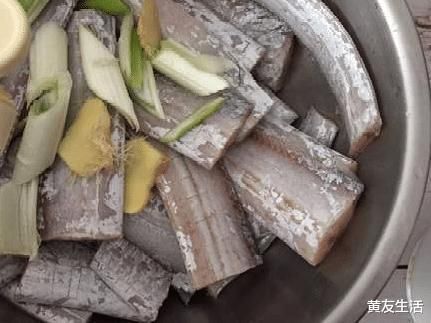 带鱼|腐竹炖带鱼,全新的搭配方式,全新的味道感觉