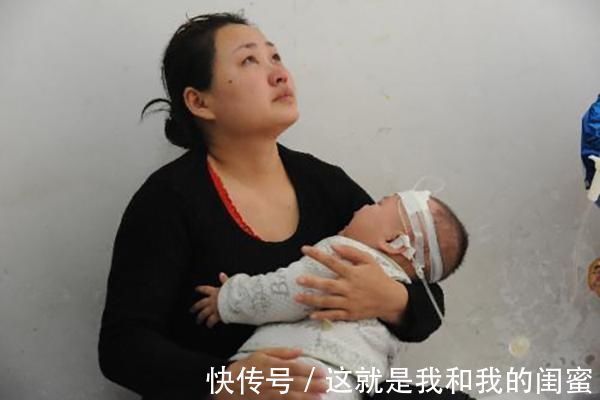 一日三餐|2岁宝宝胃出血吐黑褐色液体,医生查明原因后,怒斥妈妈没文化