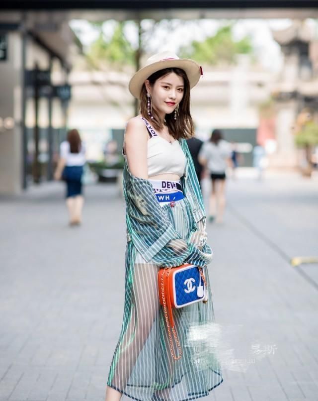  阳光|夏日阳光暴晒,有哪些衣服可以既防晒又清凉