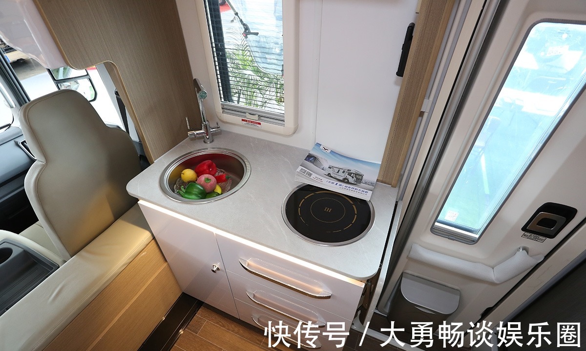 电磁炉|美景美家卡居一号发布,平头大额头房车,通舱设计是亮点