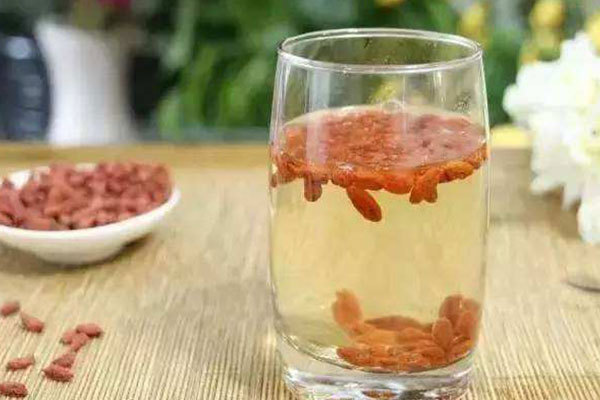 薏米|枸杞最好的搭档来啦!女人连喝1周,湿气全消,腰也变细了!