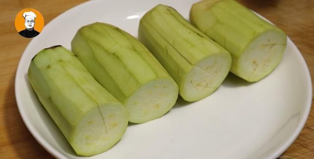 蒜蓉|茄子别再红烧了，教你做蒜蓉茄子，软糯鲜香入味，好吃不油腻