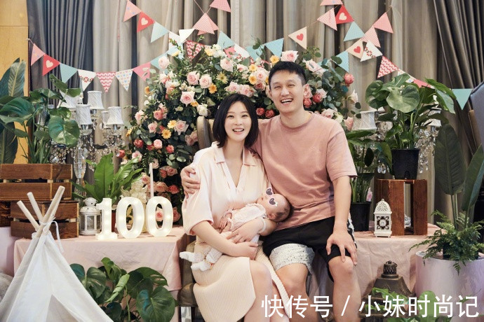 五分袖 惠若琪退役后审美提升,穿衬衫裙抱娃好优雅,一家三口同框真幸福