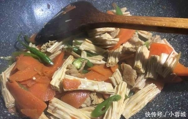 春天来了，这是“小人参”，孩子常吃不生病，个子还能长得快