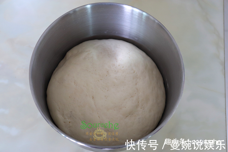 早餐别只会豆浆油条,教你做包子蓬松香软,比豆浆营养,比油条香