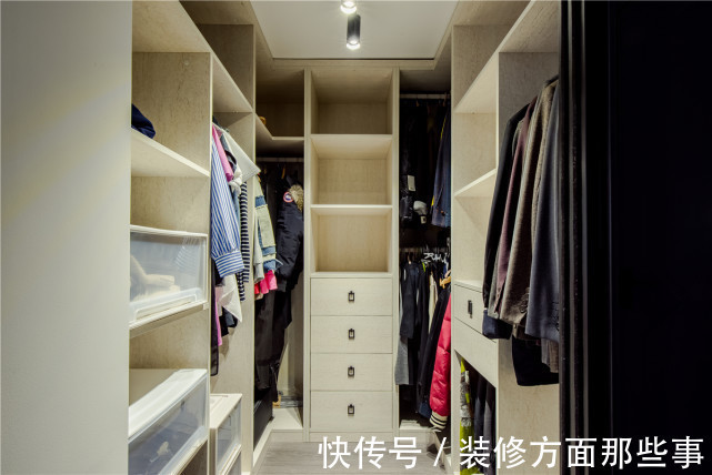 背景墙|126平简约现代三居室,一点一滴记录着生活中独有的小确幸