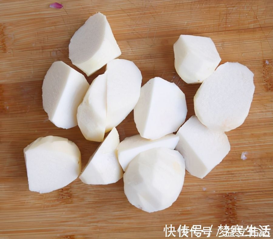 香菇|上了年纪之后,建议女性多吃这菜,营养不比牛奶差,常吃身体棒