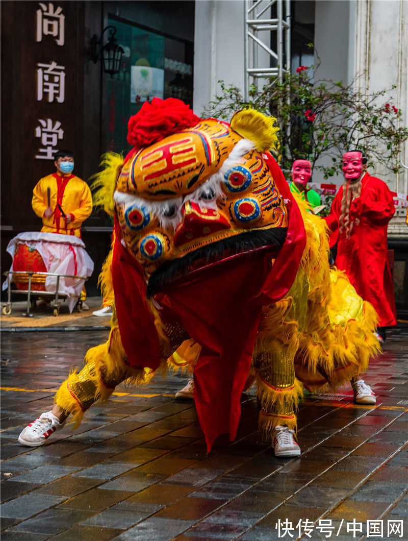 土地婆|大年初一 海口骑楼老街“虎味”