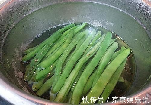 血糖生成指数|冬天此菜多吃些，钙是鸡肉7倍多，通便降糖护心，和肉一起炒，下饭