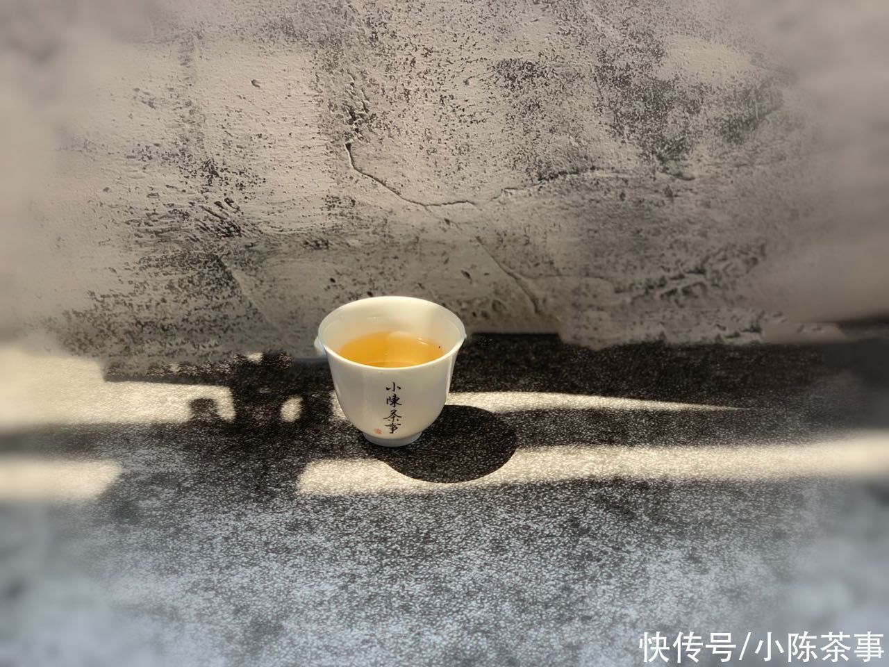 白茶品鉴手记|早上泡杯白茶,晚上再喝?看完这四点原因,答应我别再以身试茶了