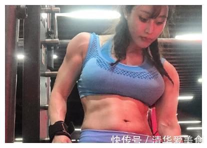 体重|超“硬核”孕妇走红,怀孕8个月体重56公斤,腹部线条太美了