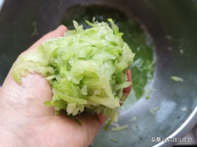 冬天多吃它不用郎中帮，简单一蒸就上桌，蘸料吃太香了，别不懂吃