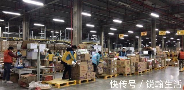 亏空|又一快递濒临关门?连年亏空过40亿,5万职工无限放假面临下岗