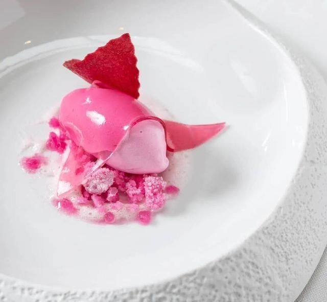 颜值|黑芝麻“玛德琳”——米其林三星酒店,颜值霸主级别的创意之作