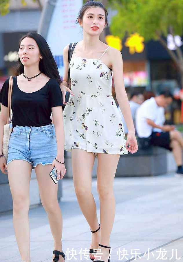 嫩肤|红唇嫩肤大白腿的小姐姐,修身又舒适,神秘又有休闲感