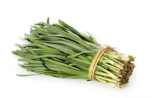买韭菜时，到底是买细叶还是宽叶，记住这口诀，别再瞎买了