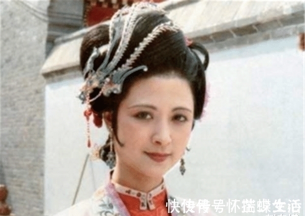 巧姐!其实,《红楼梦》的作者已经再三暗示:贾琏可能是皇帝