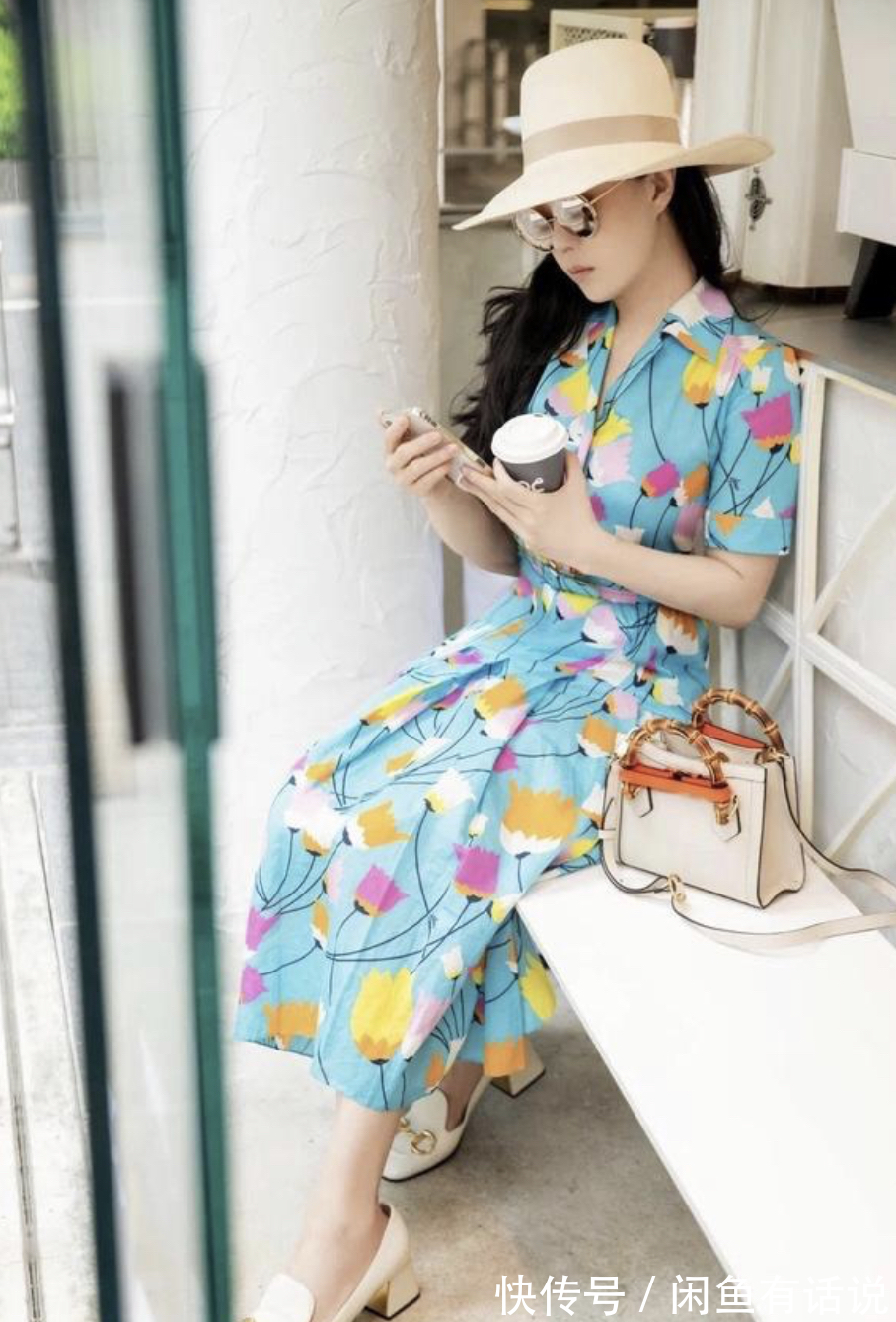 碎花|章小蕙有名媛气质,穿碎花“大妈裙”也不俗气,看着不像快60的人