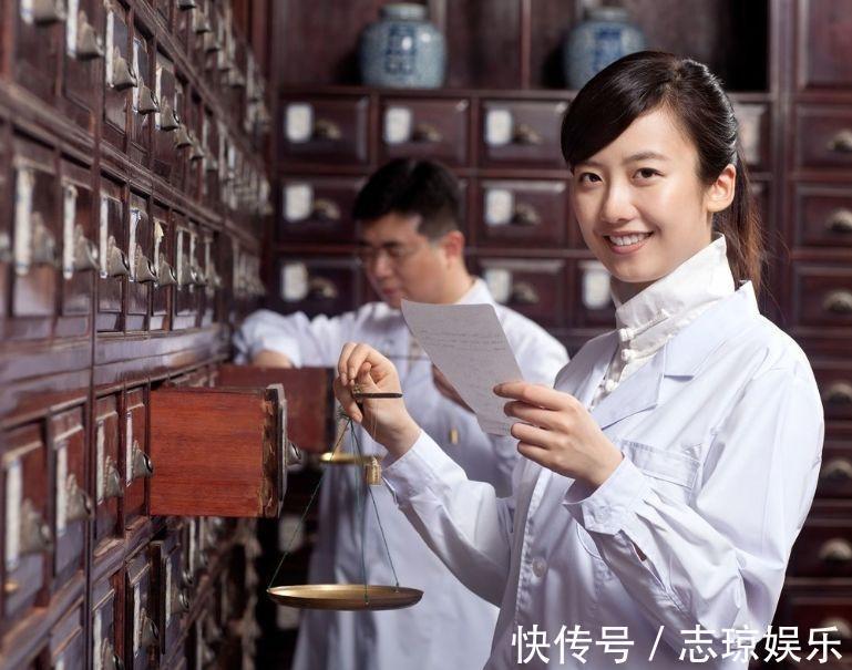 癌细胞|中医谈“癌症”，3种草药煮水喝，赶走癌症有望长寿