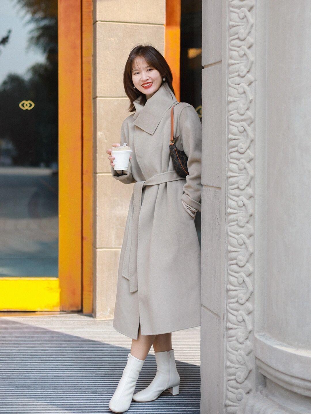 保暖 冬天别只会穿毛衣,试一试这件深灰色大衣,保暖还很有女人味!