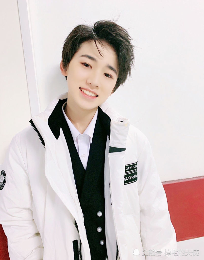 宋亚轩迎《王牌》首秀，183身高与关晓彤太般配，网友：鹿晗“危险”了