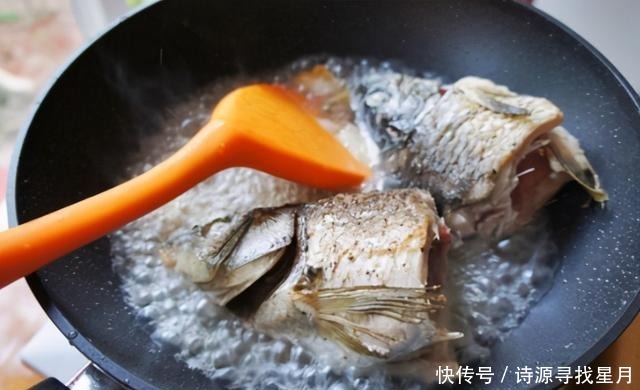 鱼汤|鱼汤想炖的“最鲜”用“水”是关键!掌握1步,鱼汤奶白没腥味