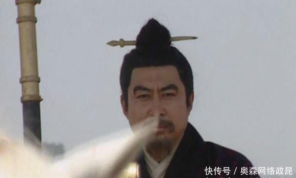 刘备|此人是刘备集团元老，举止无礼，唯独给一人面子