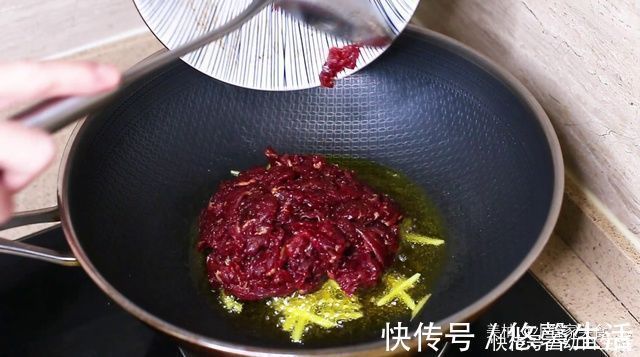 牛肉|炒牛肉时，切记不要放盐和料酒腌制，教你正确方法，牛肉不老不柴