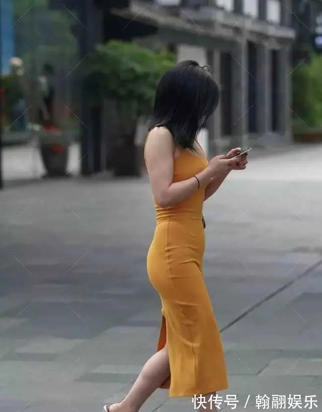 透明高跟凉鞋 难道今年流行透明高跟凉鞋吗30位美女穿出了简约而不简单的效果