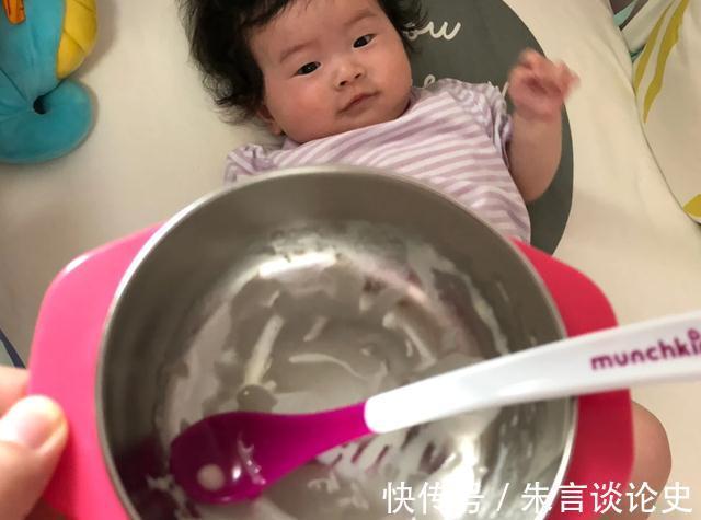 误区|7-12个月宝宝如何喂养?避开四误区,当心影响营养补充和宝宝发育