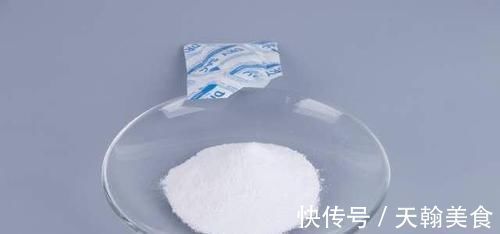 生石灰|食品和玩具大多含有此物,若不小心进入孩子眼睛,聪明妈妈这么做