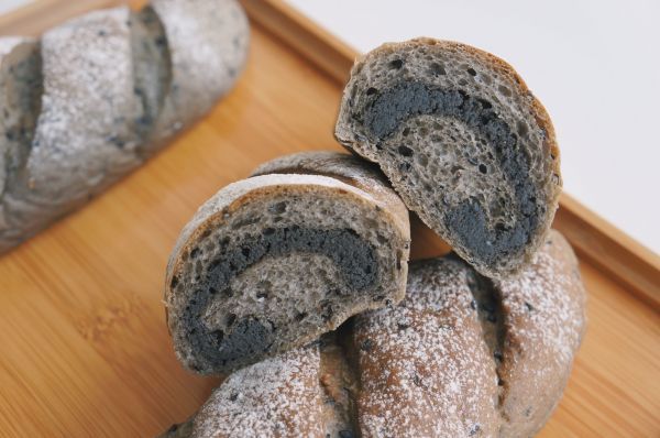 黑芝麻奶酥面包