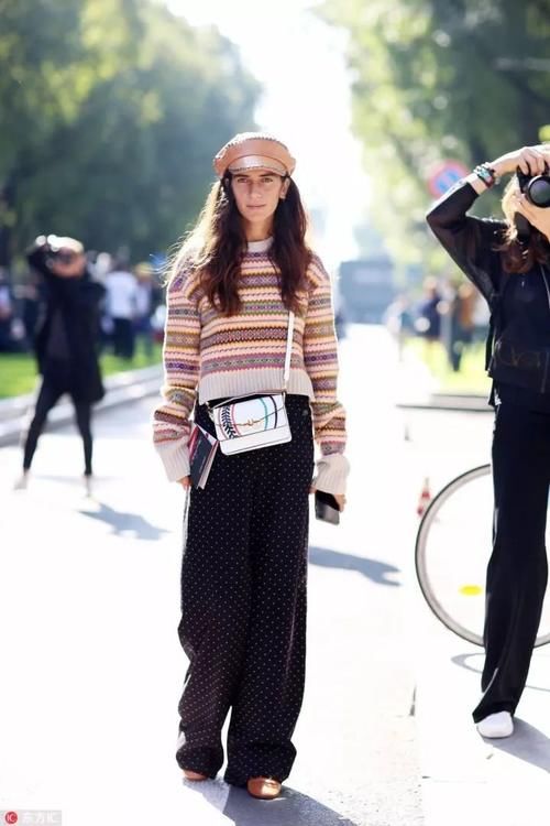 2021年开春，你穿毛衣+阔腿裤的样子，真的时髦炸了！
