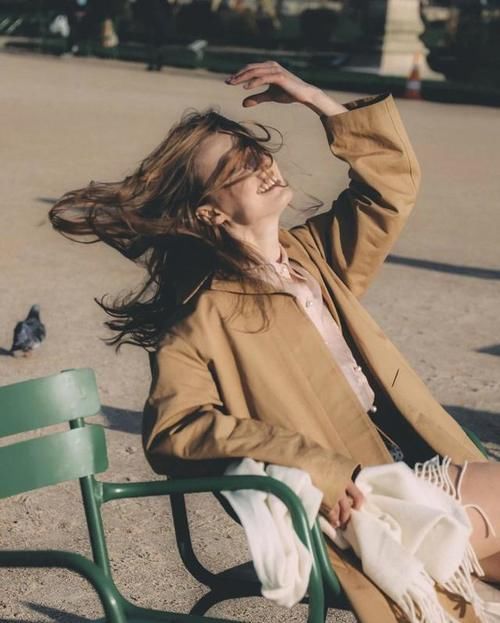 风衣+衬衫，春季职场穿搭范本！