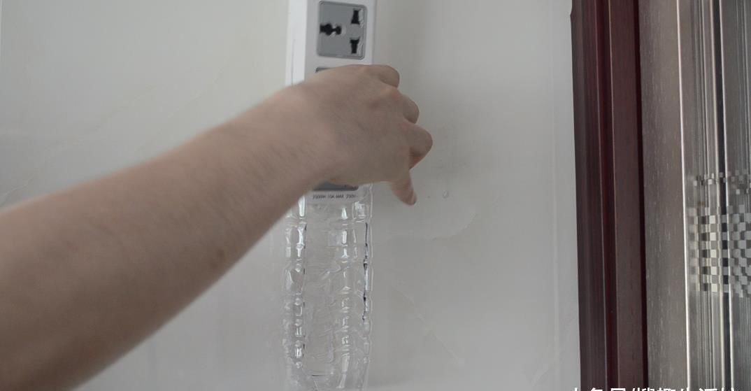 用处|喝完的塑料瓶不要扔, 剪几刀, 放在家里有大用处, 人人见了都夸好