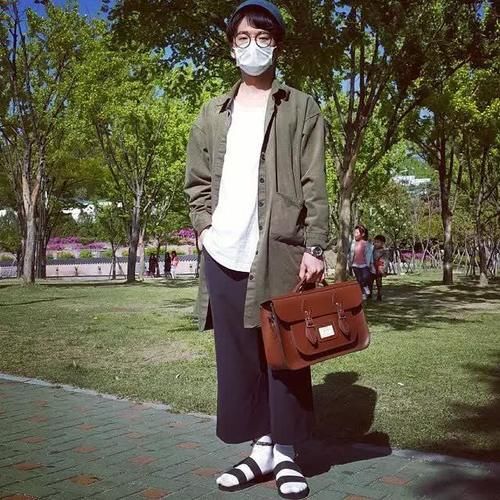 夏日|体育生都爱“拖鞋+白袜”，如此土爆的搭配，为何这么受欢迎？