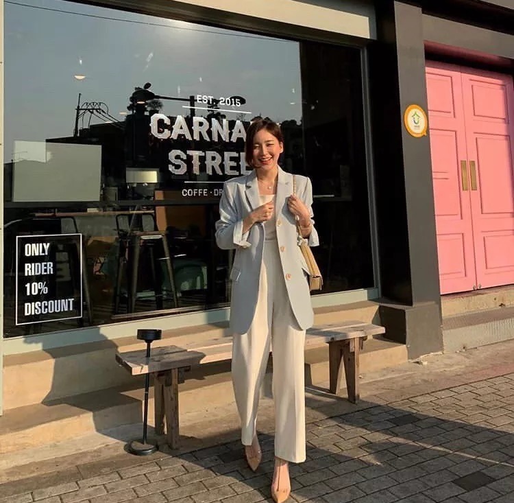 搭配|秋冬穿衣搭配:今冬外套、裤子、卫衣流行 “ 穿大不穿小 ”!让你慵懒又时髦!