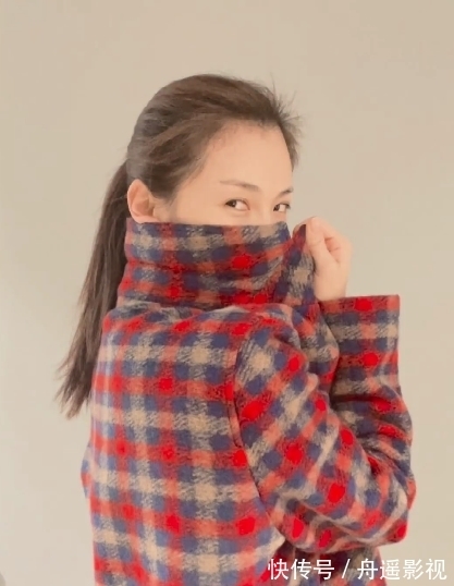 刘涛晒光剑变装挑战视频 手臂肌肉线条明显